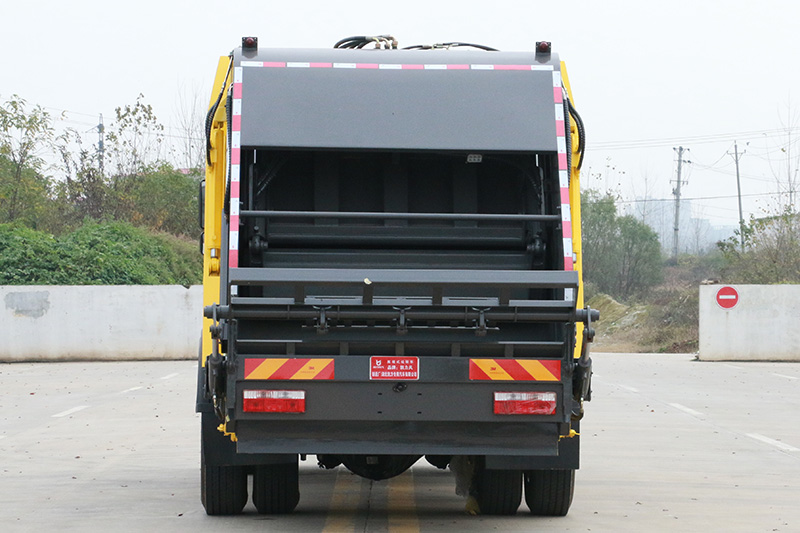 东风D9 13方 电动压缩垃圾车